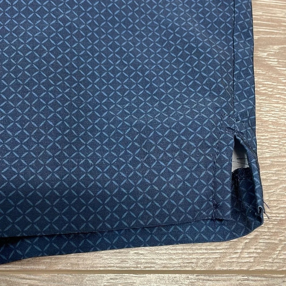Greg Norman Women’s Flat Front Navy Geometric Print Golf Shorts 0 - Picture 4 of 16